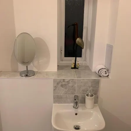 Luxury 3 Bed Home With Multiple Free Parking Bays Early Check-In Late Check- Out Allowed West Thurrock Extérieur photo