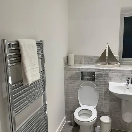 Luxury 3 Bed Home With Multiple Free Parking Bays Early Check-In Late Check- Out Allowed West Thurrock Extérieur photo