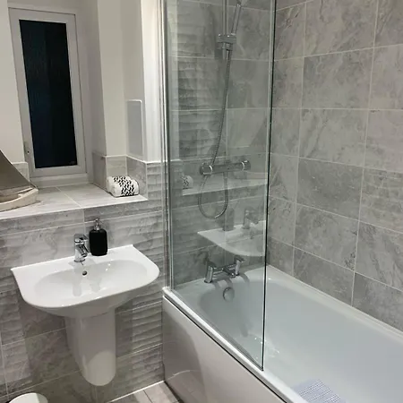 Luxury 3 Bed Home With Multiple Free Parking Bays Early Check-In Late Check- Out Allowed West Thurrock Extérieur photo