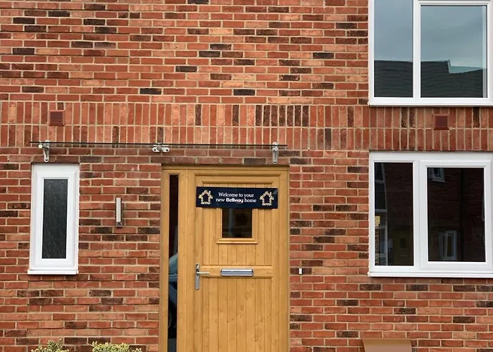 Luxury 3 Bed Home With Multiple Free Parking Bays Early Check-In Late Check- Out Allowed