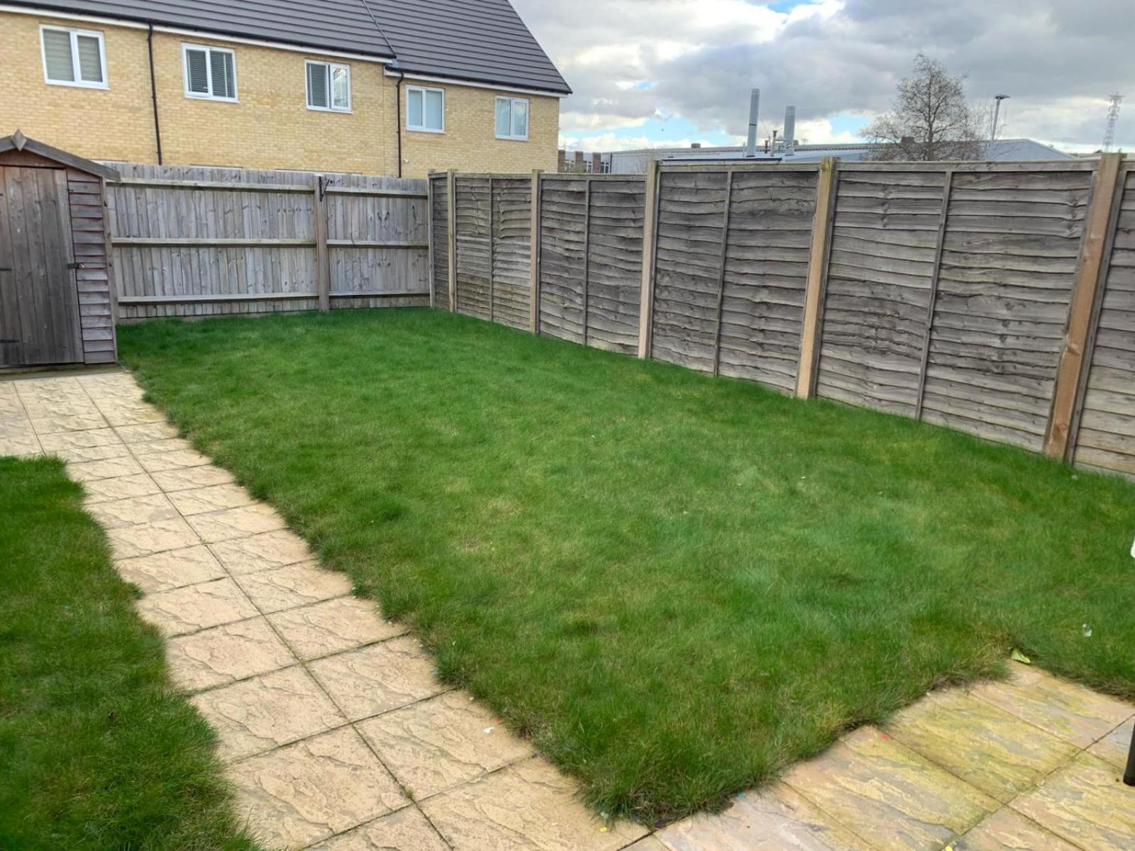Luxury 3 Bed With Multiple Free Parking Bays Early Check-in Late Check- Out Allowed * West Thurrock