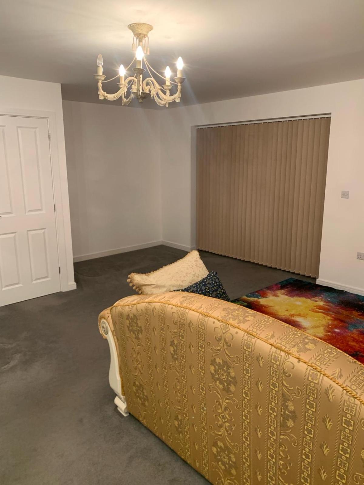 Holiday home Luxury 3 Bed With Multiple Free Parking Bays Early Check-in Late Check- Out Allowed West Thurrock